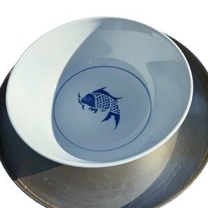 Vintage Chinese Blue White Porcelain Koi Fish Serving Bowl Yanvin 9” Diameter